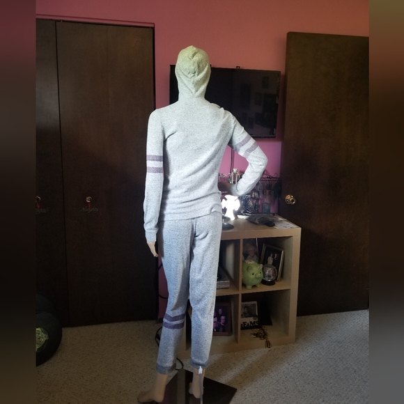 Hippie Rose Track Suit - Picture 4 of 4